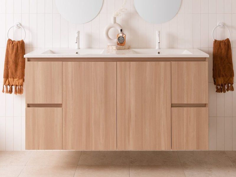 Современный светлый современный стиль, меламиновая деревянная отделка, туалетный столик для ванной комнаты с плоским дизайном, роскошный стиль, черный лакированный шкаф для ванной комнаты из массива дерева с рифлением